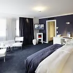 Der Valk Hotel 4*