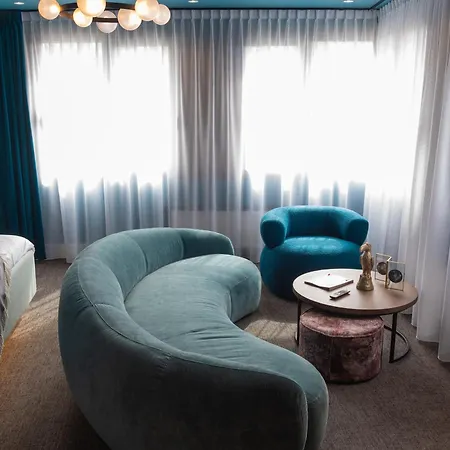 Hotel Der Valk 4*