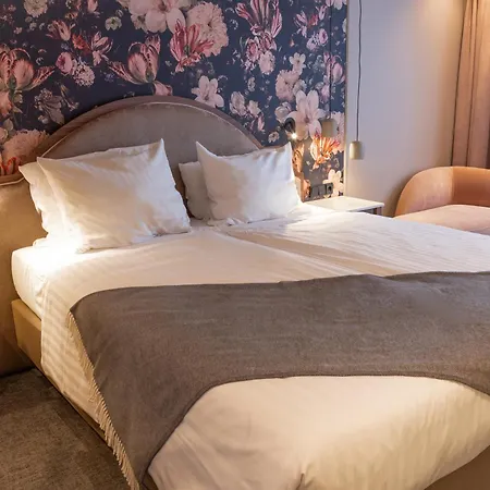 Hotel Der Valk 4*