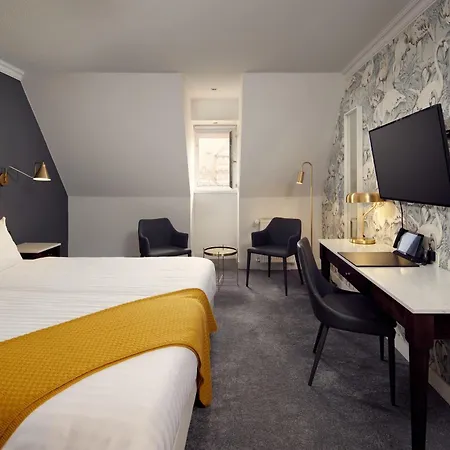 Der Valk Hotel 4*
