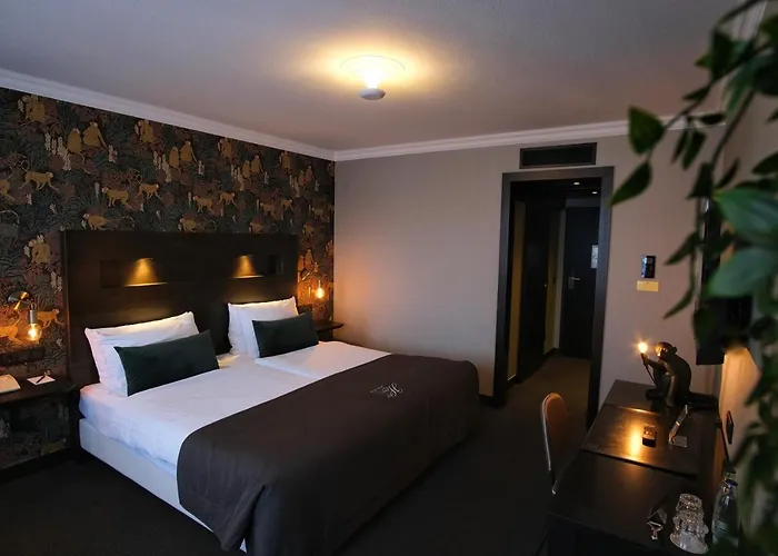 Отель Der Valk 4*