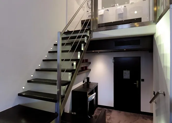 Отель Der Valk 4*